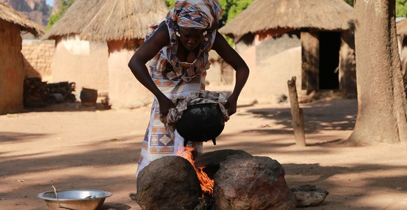 image de l'oeuvre Gwacoulou, Le foyer traditionnel de Moïse Togo